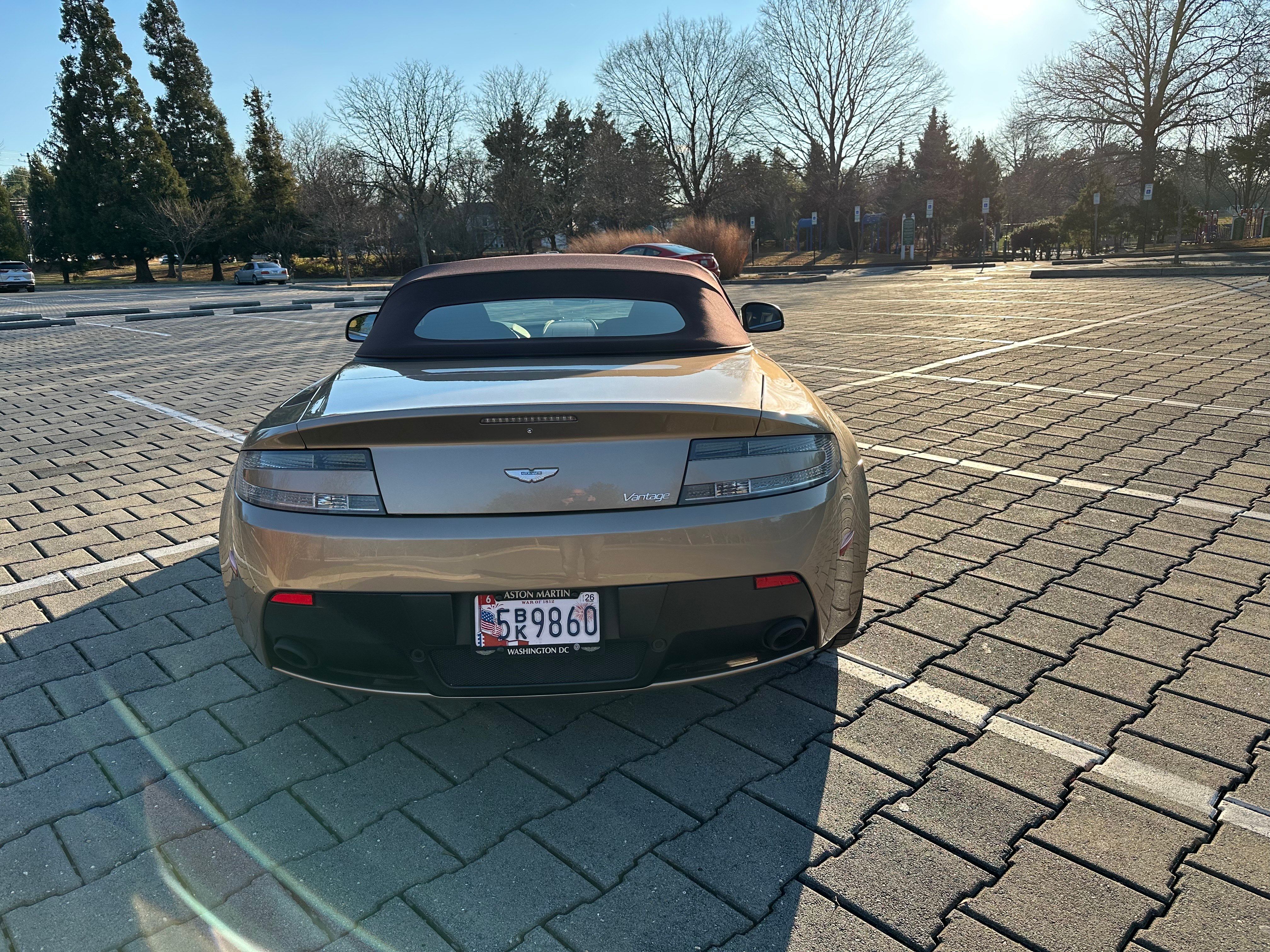 Used 2013 Aston Martin V8 Vantage Roadster RWD image 4