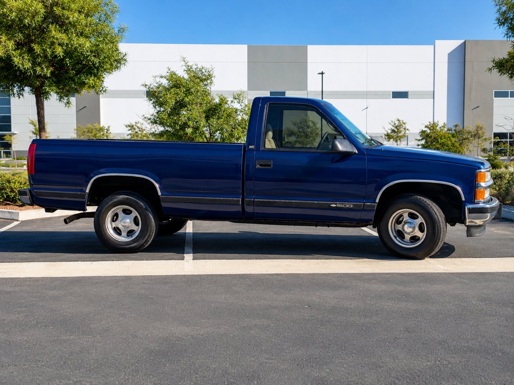 Used 1998 Chevrolet Silverado 1500 2WD Regular Cab w/ Preferred Equipment Group 2 image 5