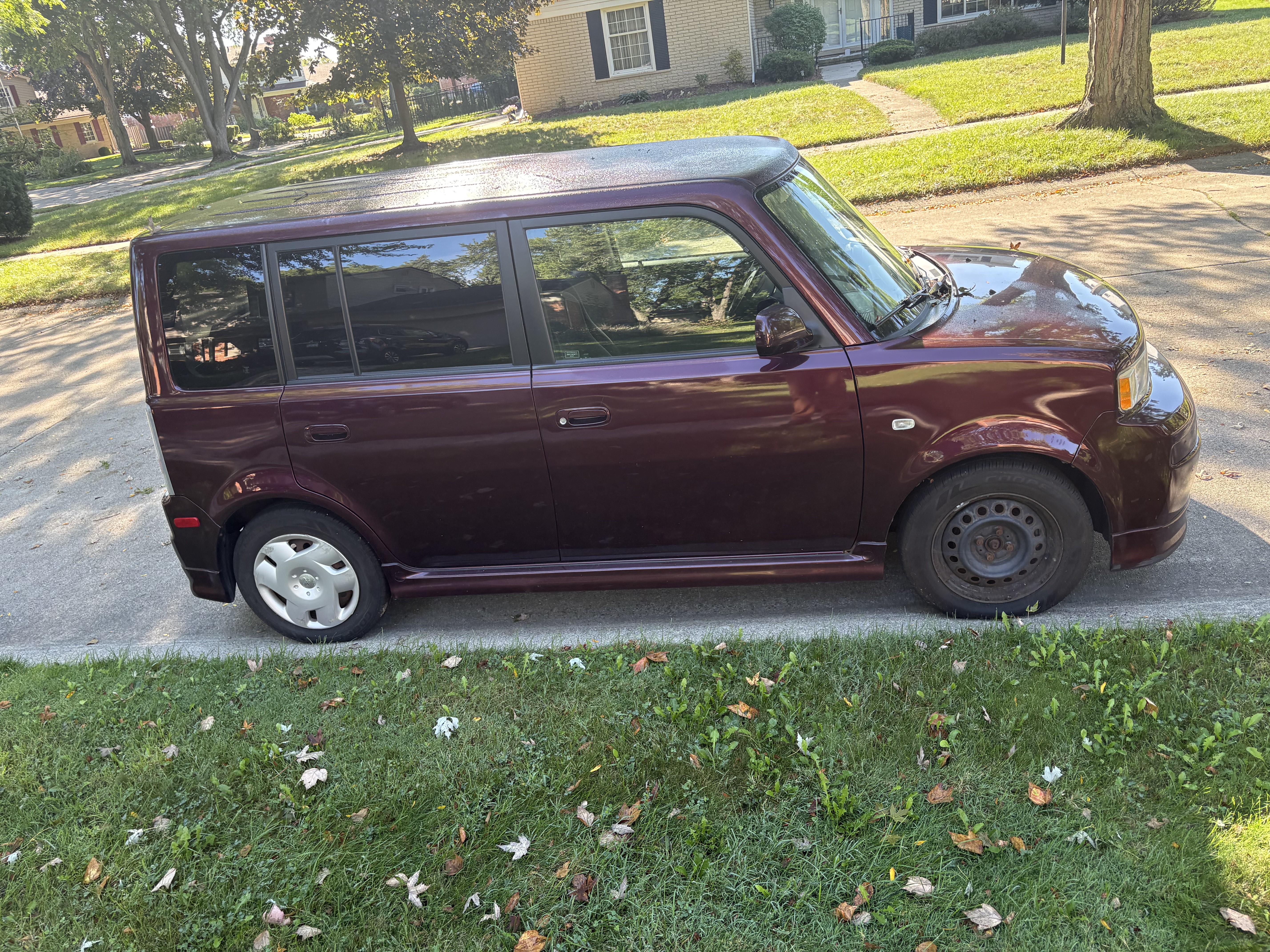 Used 2006 Scion xB FWD image 2