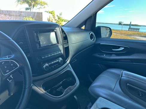Used 2017 Mercedes-Benz Metris Passenger image 11
