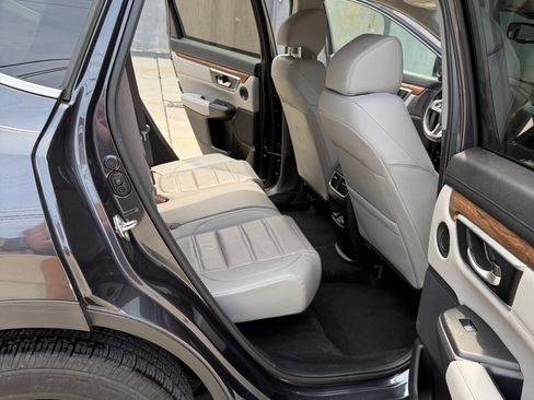 Used 2019 Honda CR-V Touring image 11