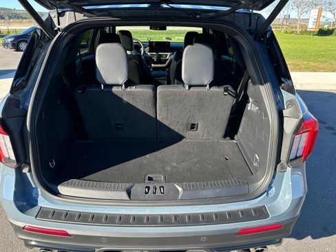 Used 2025 Ford Explorer ST image 9