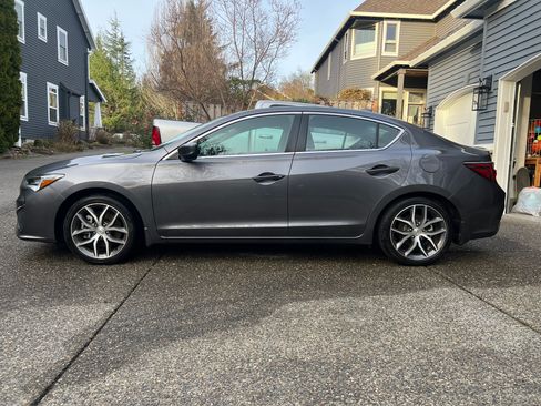 Used 2019 Acura ILX image 1