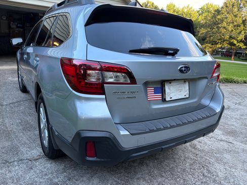Used 2019 Subaru Outback 2.5i Premium AWD/4WD image 8