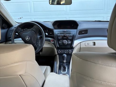 Used 2018 Acura ILX w/ Special Edition Package image 9