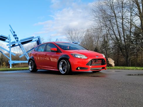 Used 2013 Ford Focus ST image 2