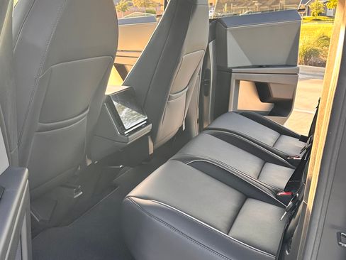 Used 2025 Tesla Cybertruck AWD Crew Cab image 11