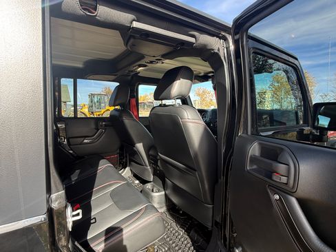 Used 2018 Jeep Wrangler Unlimited Rubicon image 21