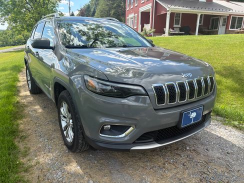 Used 2020 Jeep Cherokee Limited AWD/4WD image 2