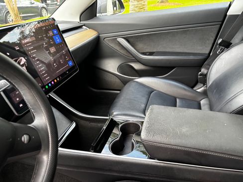 Used 2019 Tesla Model 3 Standard Range Plus RWD image 18