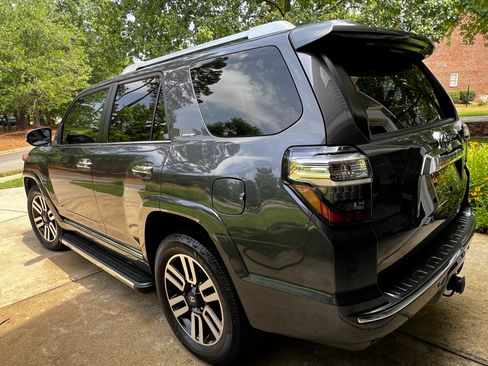 Used 2017 Toyota 4Runner Limited AWD/4WD image 5