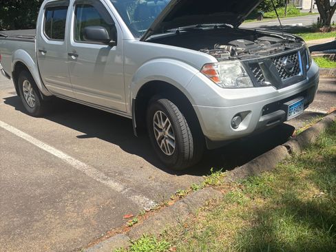 Used 2014 Nissan Frontier SV AWD/4WD image 10