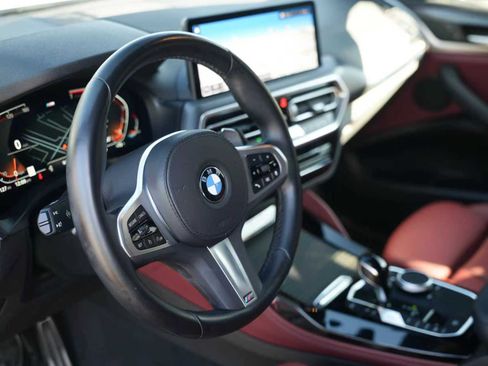 Used 2023 BMW X4 xDrive30i w/ M Sport Package AWD/4WD image 4