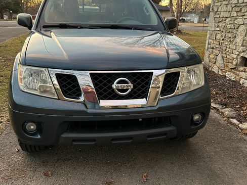 Used 2014 Nissan Frontier SV w/ SV Value Truck Package image 1