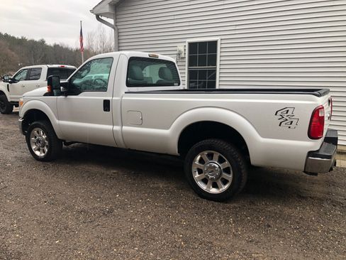 Used 2015 Ford F250 XL w/ Power Equipment Group image 4