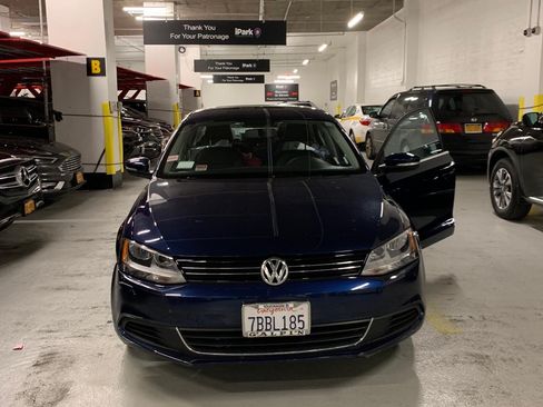 Used 2013 Volkswagen Jetta SE image 2