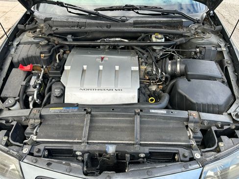 Used 2004 Pontiac Bonneville GXP image 12