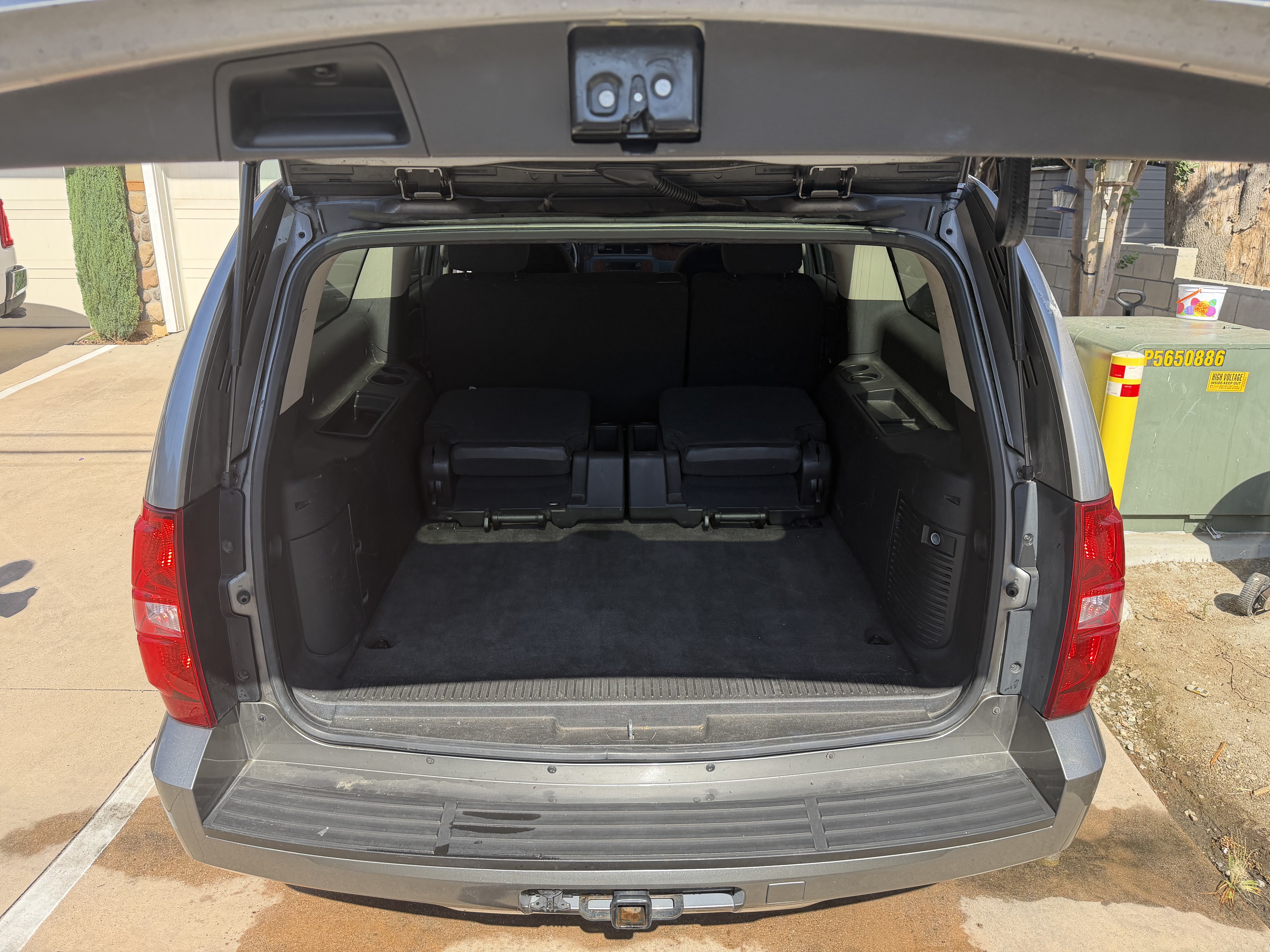 Used 2008 Chevrolet Suburban LT RWD image 9