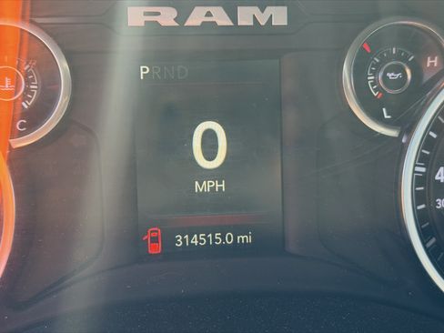 Used 2023 RAM 4500 Tradesman w/ Chrome Appearance Group image 6