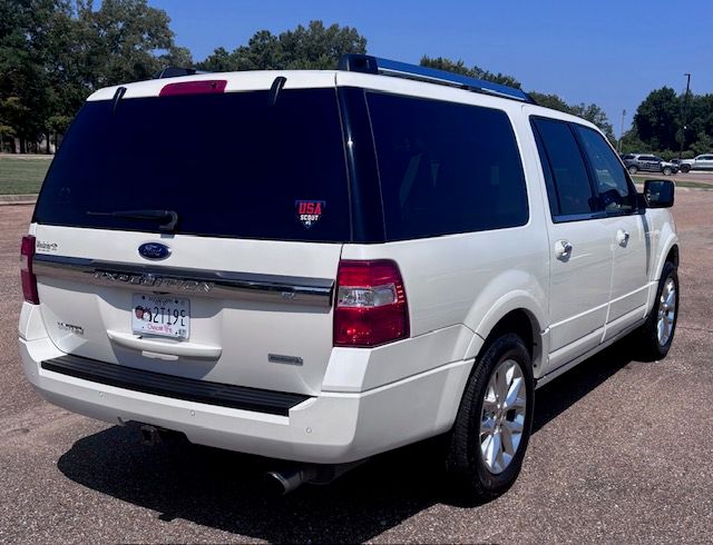 Used 2017 Ford Expedition EL Limited w/ Equipment Group 301A RWD image 4