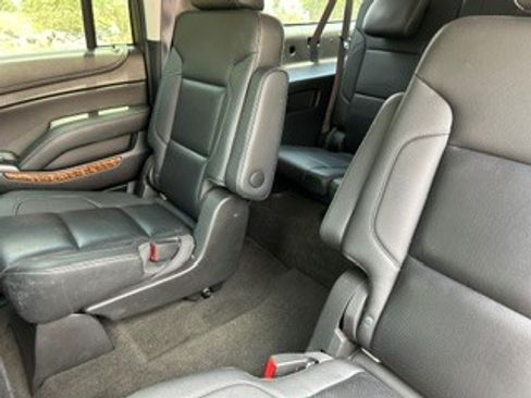 Used 2017 Chevrolet Suburban Premier AWD/4WD image 6