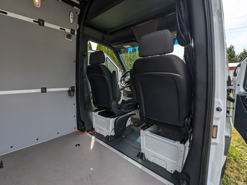 Used 2022 Mercedes-Benz Sprinter 3500 image 8