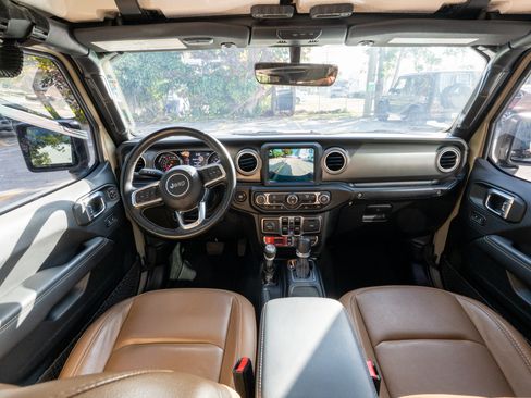 Used 2022 Jeep Gladiator Rubicon w/ LED Lighting Group image 11