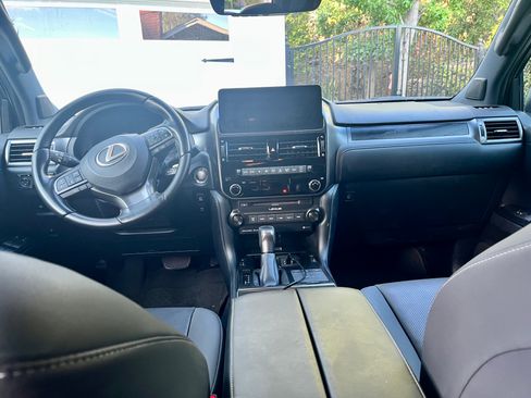 Used 2022 Lexus GX 460 w/ Black Line Special Edition AWD/4WD image 8