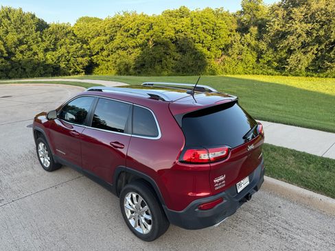 Used 2015 Jeep Cherokee Limited w/ Luxury Group image 5