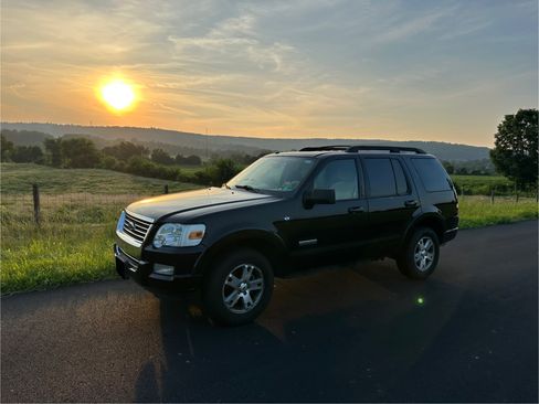 Used 2008 Ford Explorer XLT image 32