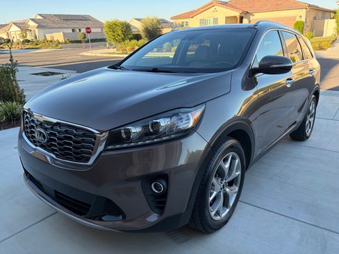 Used 2019 Kia Sorento EX AWD/4WD image 4