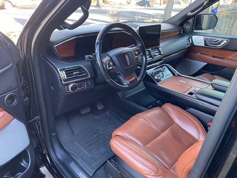 Used 2018 Lincoln Navigator Reserve w/ Technology Package image 9