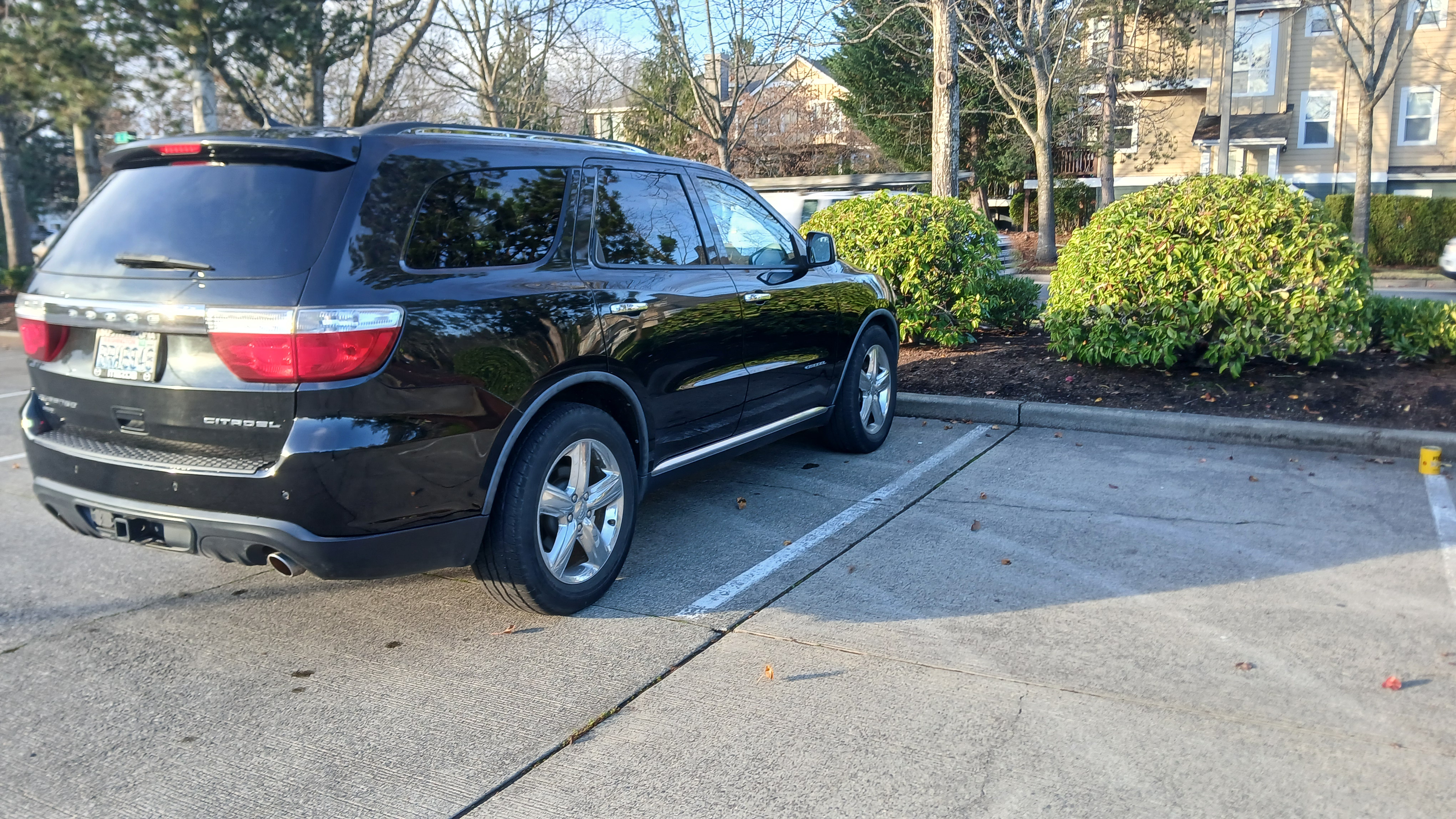 Used 2011 Dodge Durango Citadel w/ Trailer Tow Group IV AWD/4WD image 4