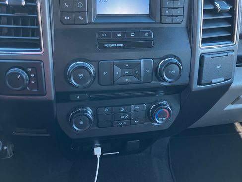 Used 2018 Ford F150 XLT image 4