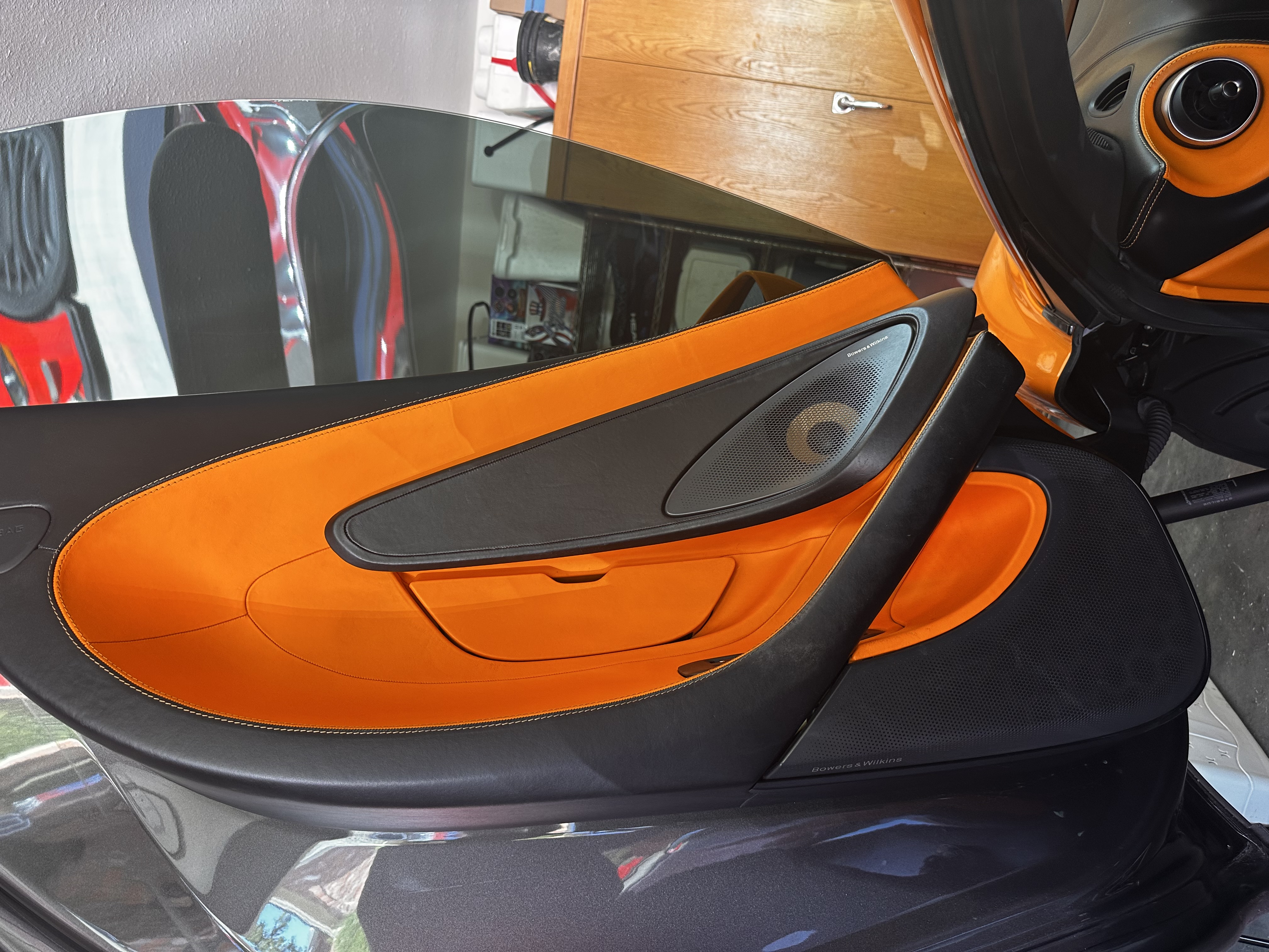 Used 2017 McLaren 570S Coupe RWD image 6