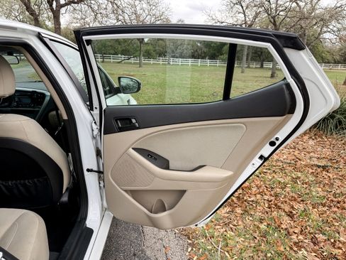 Used 2013 Kia Optima LX image 15