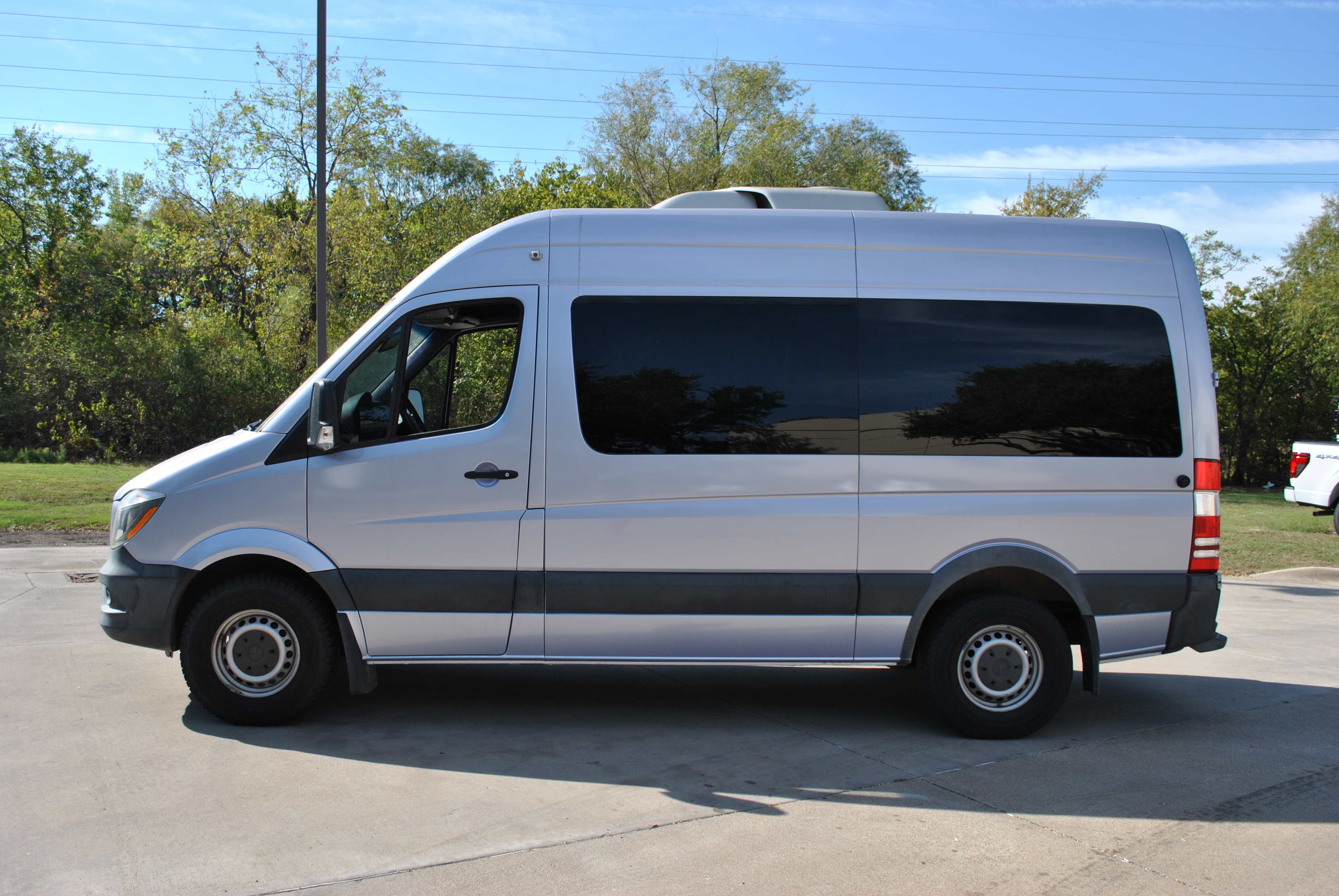 Used 2016 Mercedes-Benz Sprinter 2500 image 1