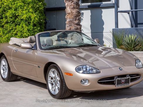 Used 2002 Jaguar XK8 Convertible image 11