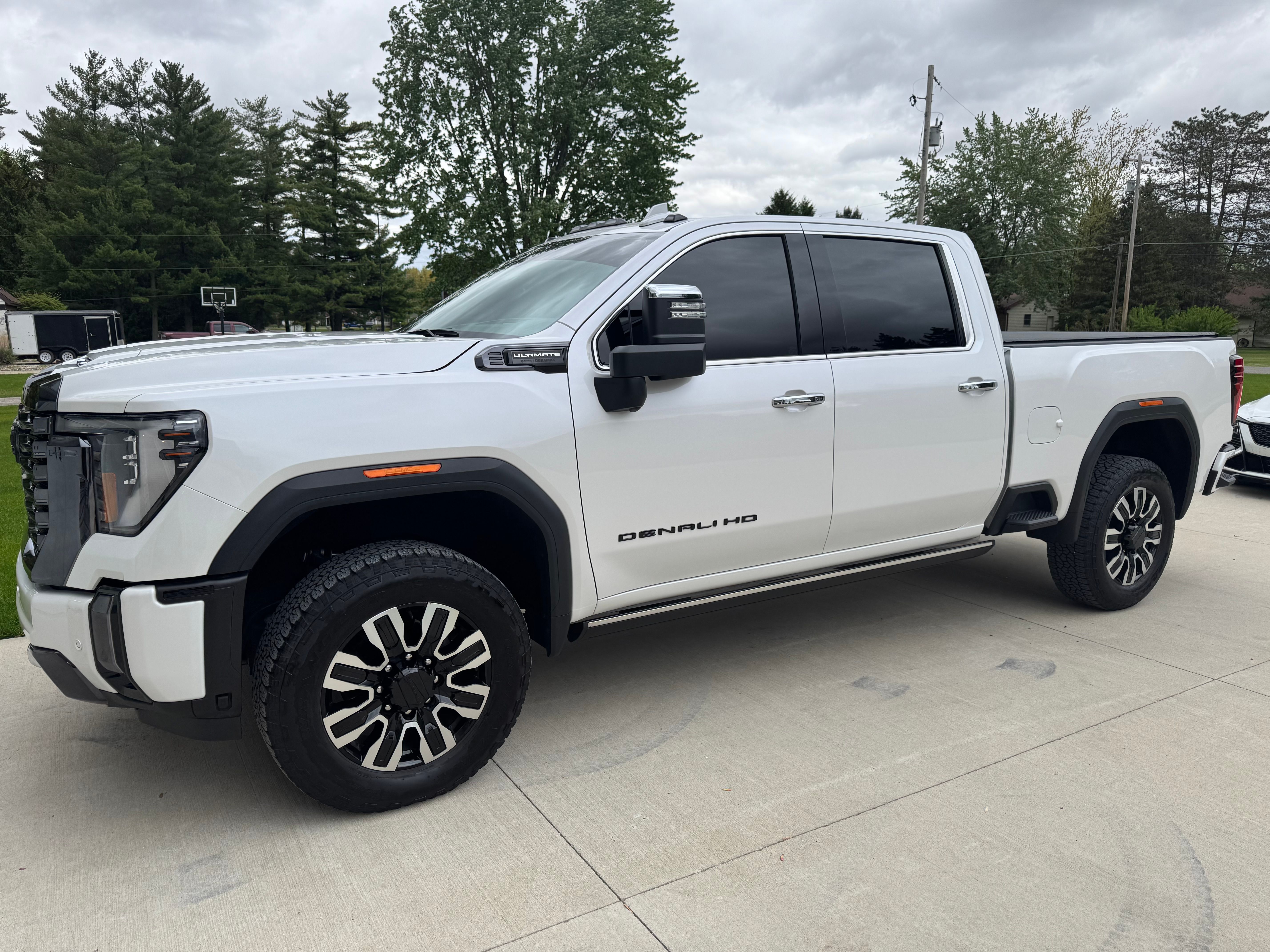 Used 2024 GMC Sierra 2500 Denali Ultimate w/ Snow Plow Prep/Camper Package AWD/4WD image 4