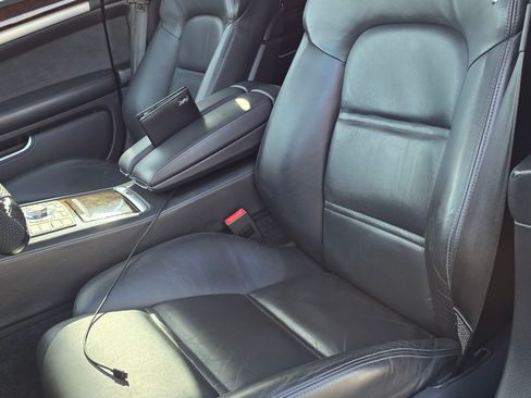 Used 2009 Audi S8 image 9