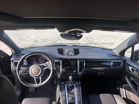 Used 2018 Porsche Macan Sport Edition AWD/4WD image 5