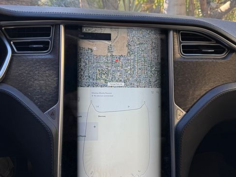 Used 2013 Tesla Model S Sedan 4D image 5