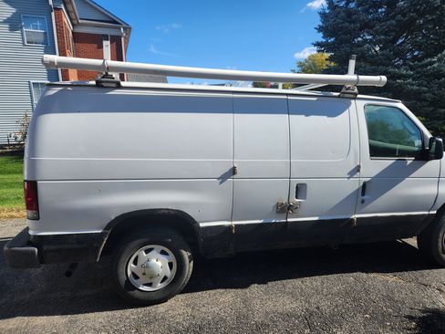 Used 2005 Ford E-250 and Econoline 250 image 8