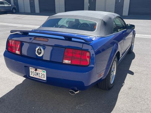 Used 2005 Ford Mustang Premium RWD image 9