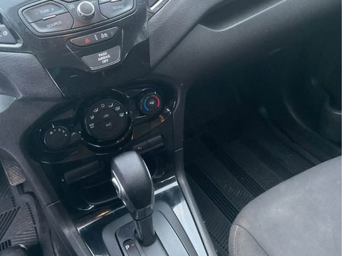 Used 2019 Ford Fiesta SE w/ Equipment Group 201A image 5