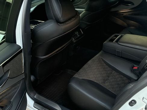 Used 2019 Lexus LS 500 F Sport w/ Accessory Package (Z1) image 10