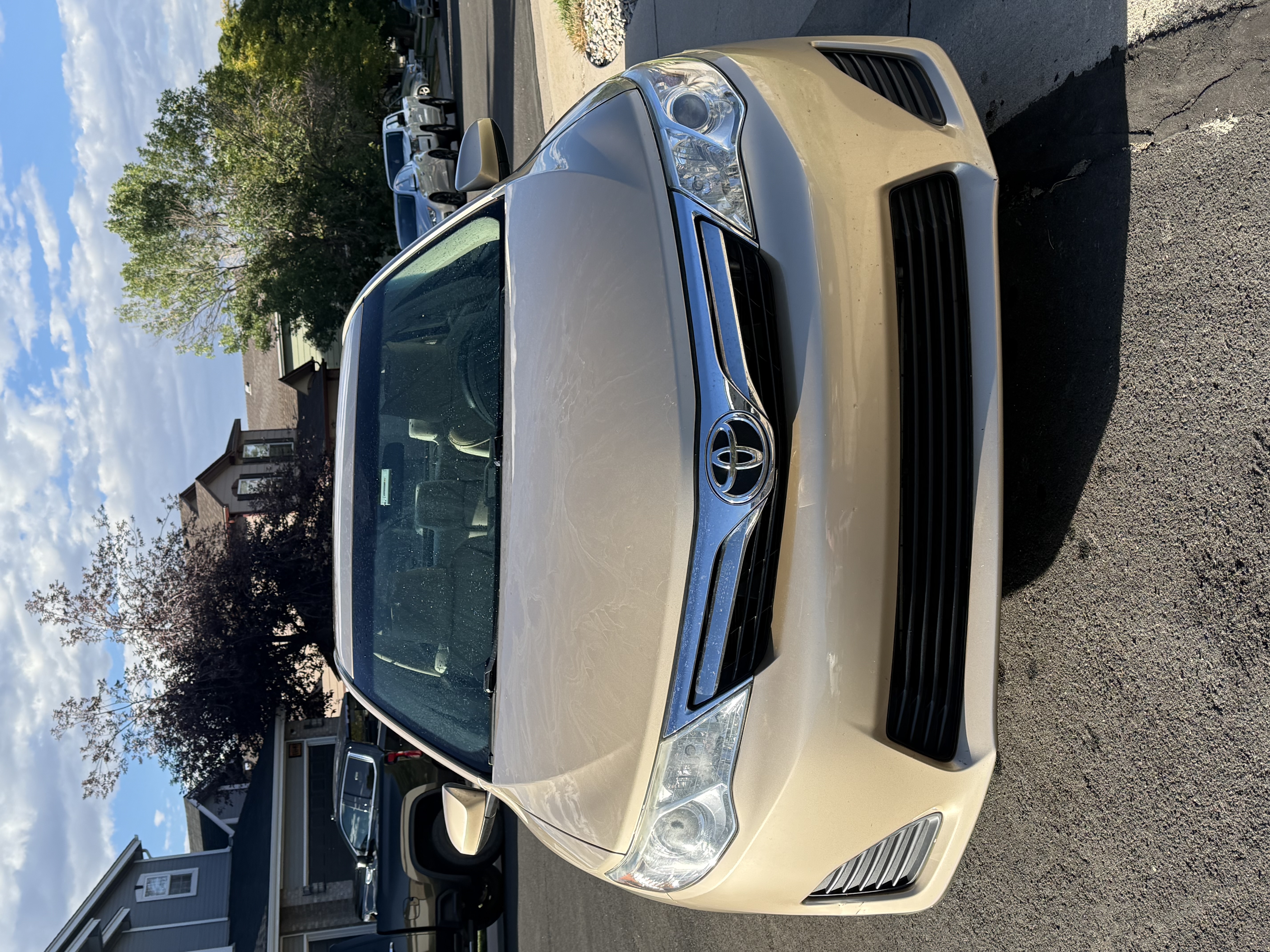 Used 2012 Toyota Camry LE FWD image 1