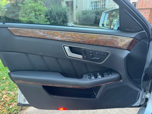 Used 2012 Mercedes-Benz E 350 Sedan image 10