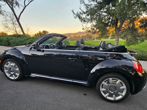 Used 2013 Volkswagen Beetle 2.5 image 8