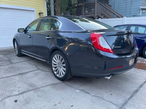 Used 2013 Lincoln MKS image 5